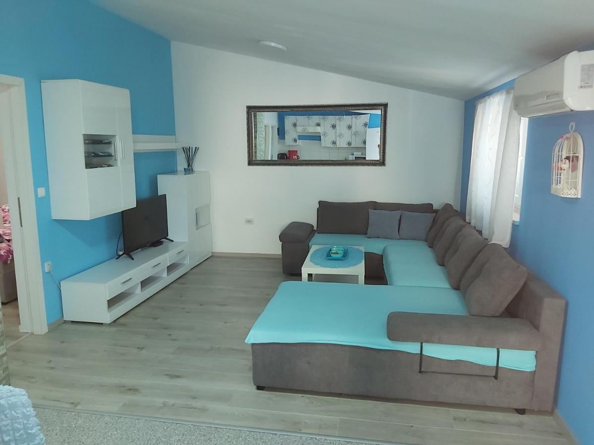 Apartman Ana Štinjan Exterior foto