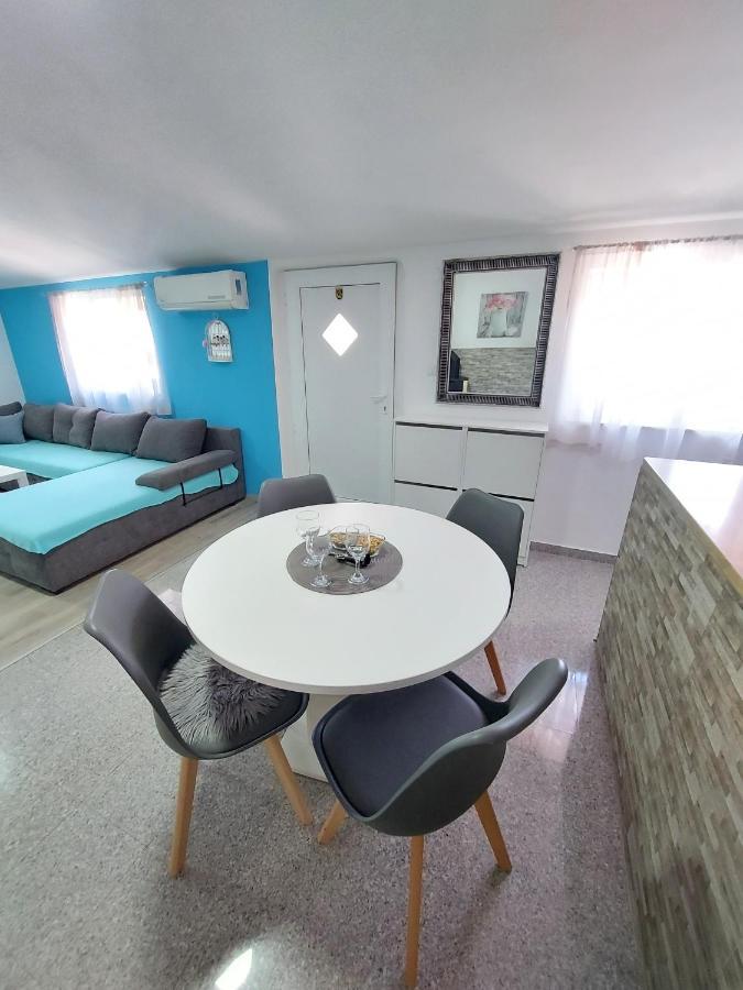 Apartman Ana Štinjan Exterior foto